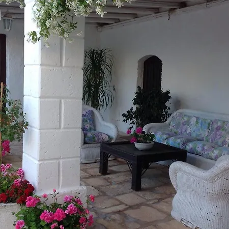 Masseria Boezio Ostuni Bed & Breakfast 3*